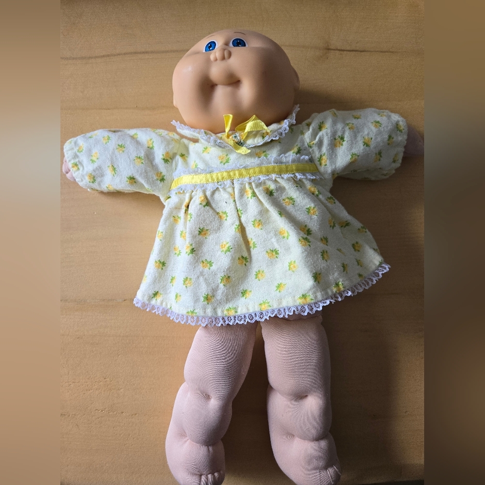 Vintage Cabbage Patch Kids Doll Yellow Floral Dress – Soft Body, Blue Eyes